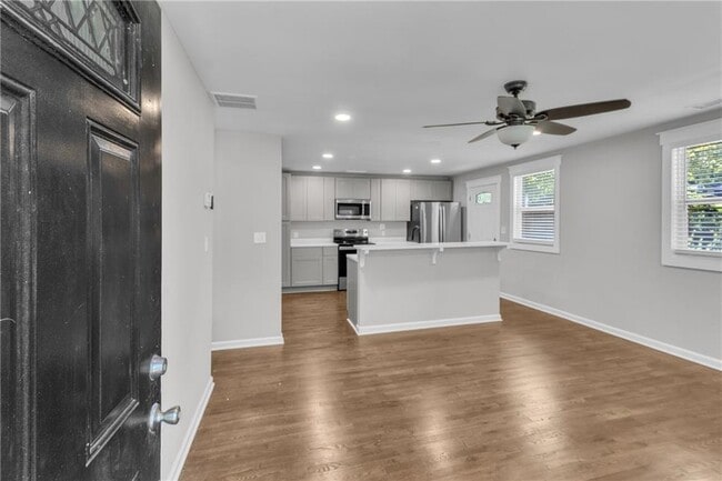 Photo - 359 Belgarde Pl SE