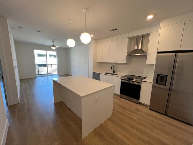 Photo - 1701 Simond Ave Condominio Unidad 405