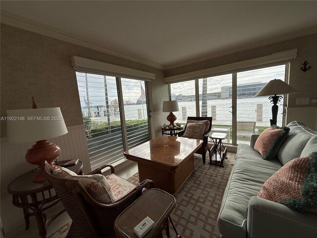 Building Photo - 1775 Harbourview Dr Unit 5