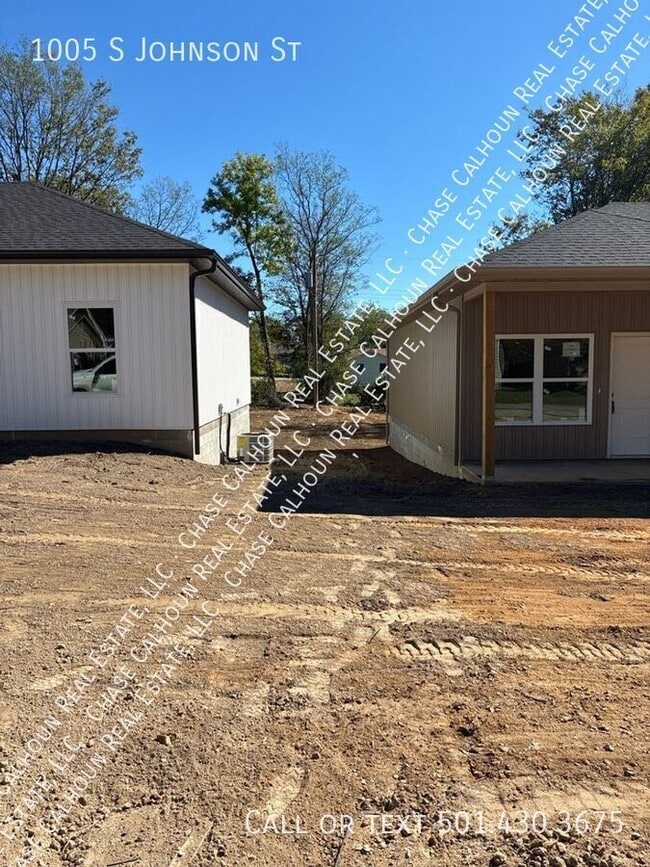 Photo - 1005 Johnson St