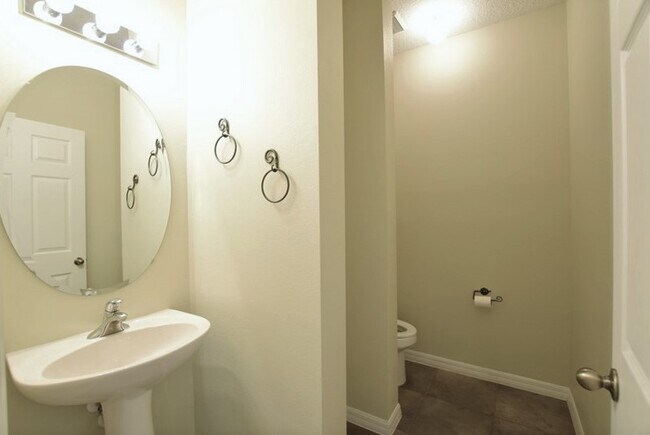 Photo - Amazing 2 Bedroom, 2.5 Bathroom Townhome i...