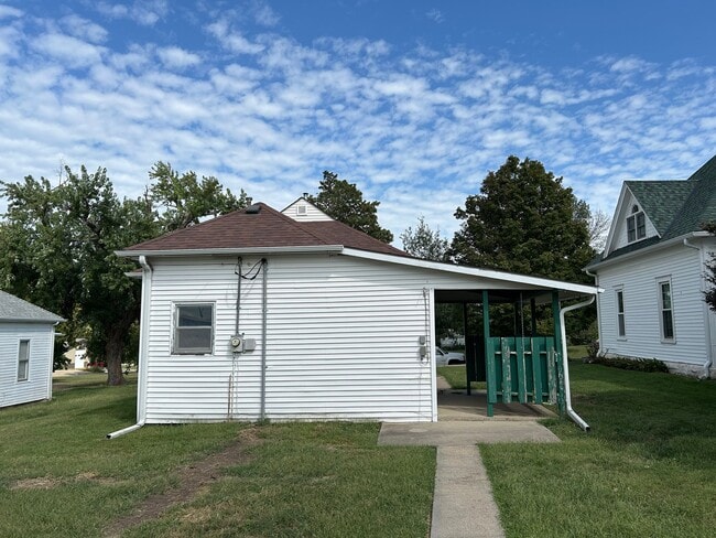 Photo - 2008 N St