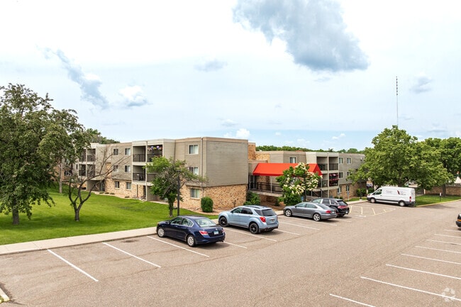Royal Oaks Apartments