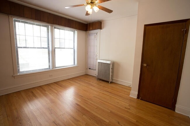 Photo - 5411-5421 S. Ellis Avenue