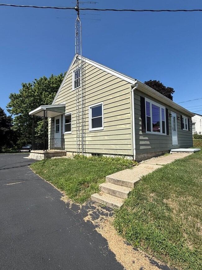 Photo - 1294 Edenville Rd