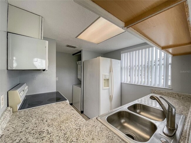 402 Orchid Dr