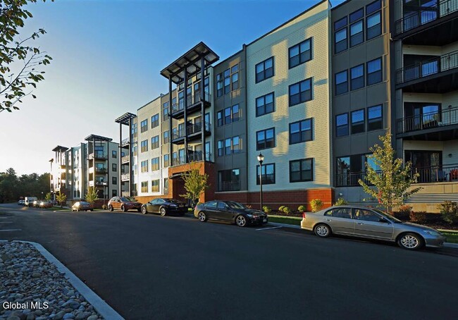 Building Photo - 25 Whistler Ct Unit 303