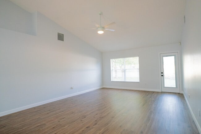 Photo - 2001 SW Ember St