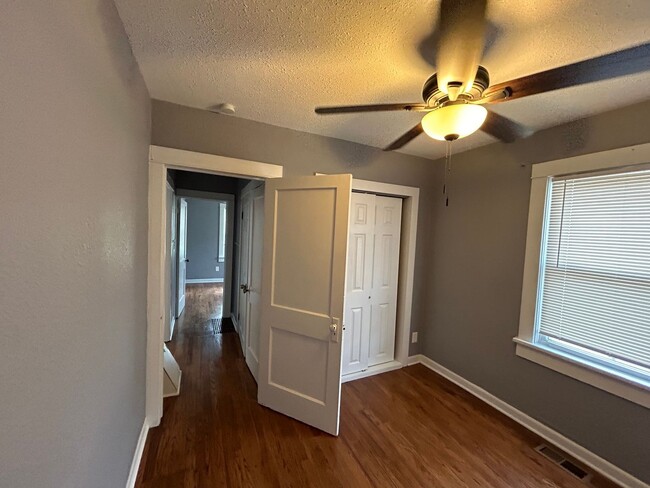 Photo - 3 bedroom with fenced in yard