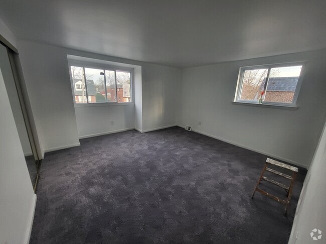Building Photo - 1246 Rainer Rd Rental