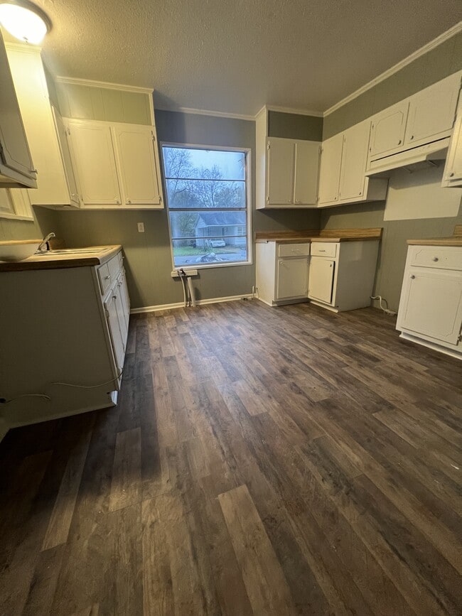 Photo - 966 Scott St