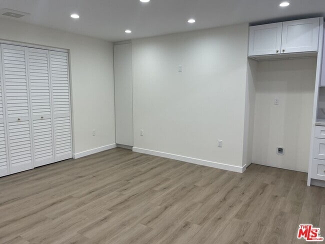 Building Photo - 20750 Stagg St Rental