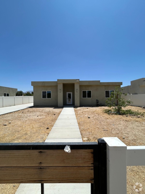 Building Photo - 9232 E Ave T 6 Rental