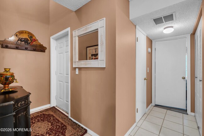Photo - 492 Bayberry Ct