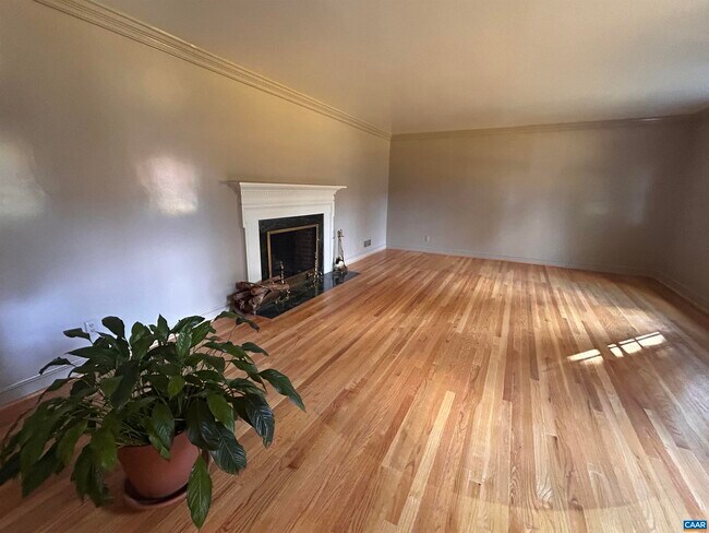 Photo - 214 Montvue Dr