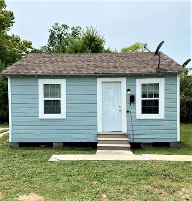 Building Photo - 1233 Long Ave Unit 1233 Long Avenue #02-RTS 5/17/25(APPX1) Rental