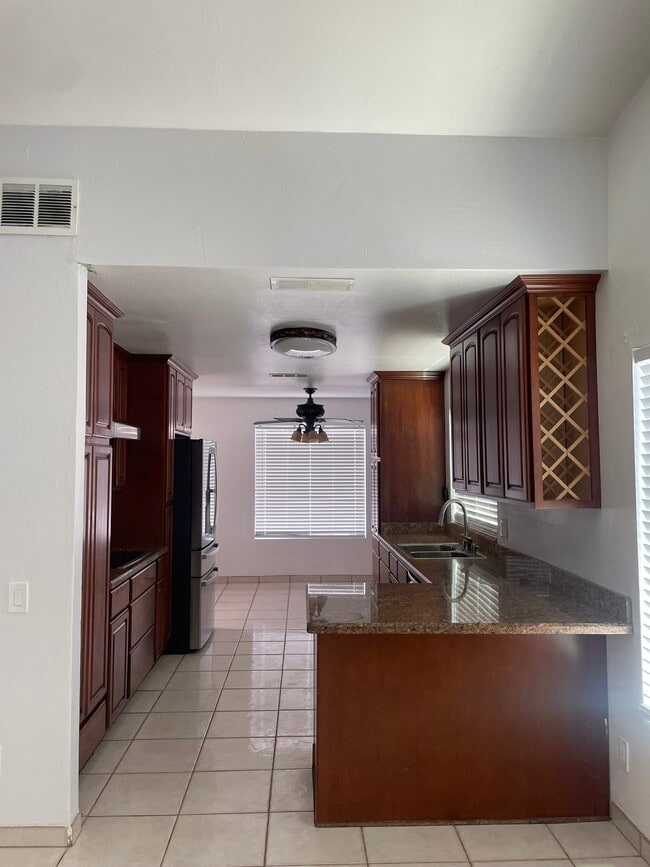 Photo - 4537 N 101st Ave