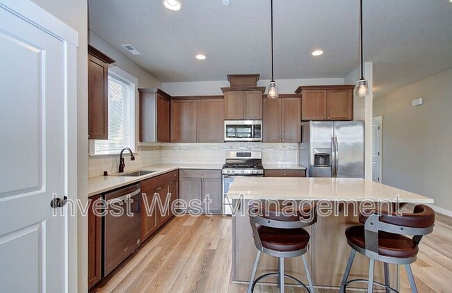 1651 52nd Ct