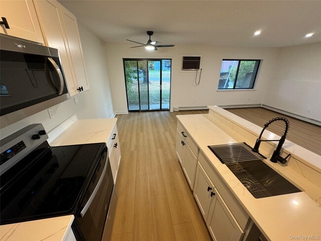 Building Photo - 20 Crum Elbow Rd Unit 3C Rental