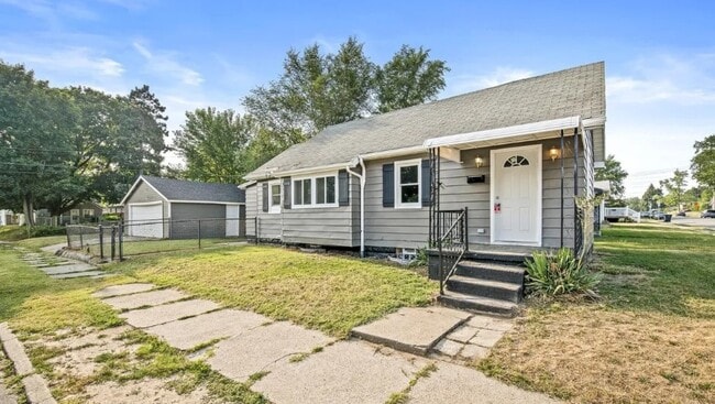 Building Photo - 633 S 26th St Rental