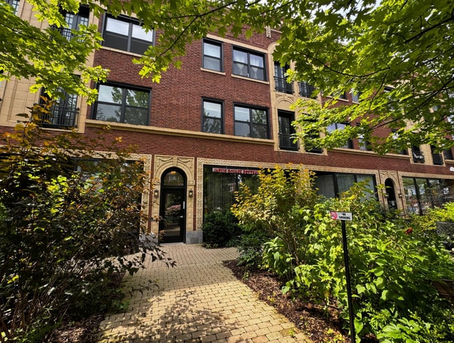Photo - 7359 N Greenview Ave