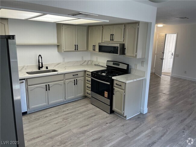 Building Photo - 6645 W Tropicana Ave Unit 202 Rental