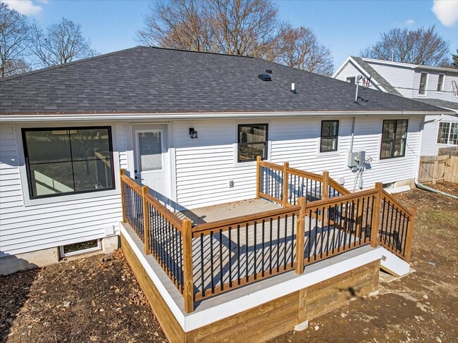 Photo - 305 N Shuman St