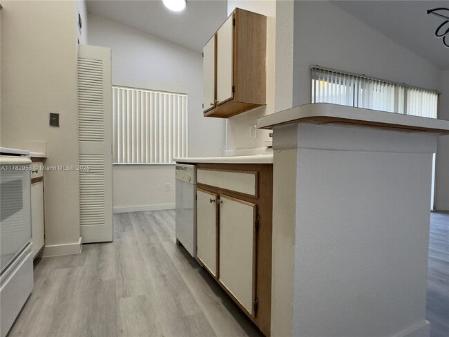 Photo - 2880 N Oakland Forest Dr