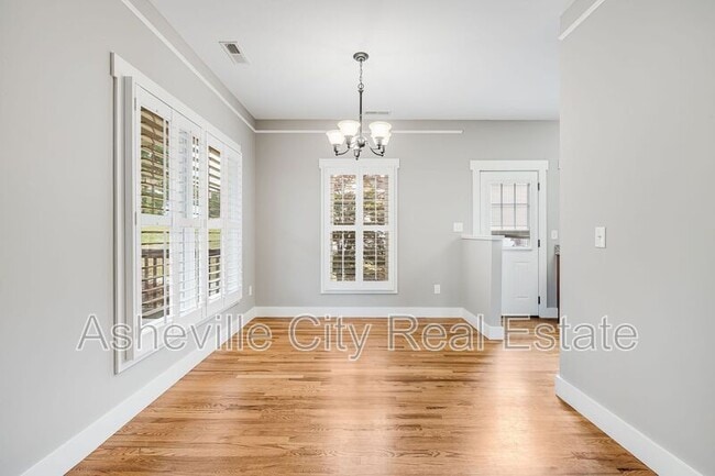 Photo - 102 Estelle Park Dr