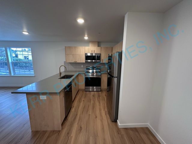 Photo - 701 Molalla Ave Unidad 102