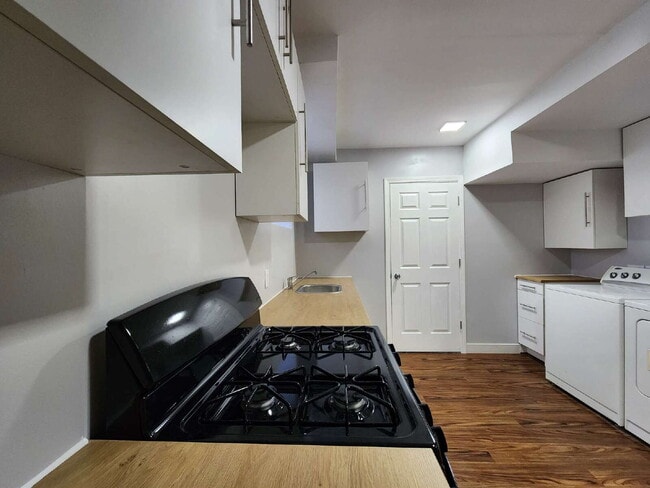 Bright 2 Bed / 1 Bath Apartment in Hammond — Water & Internet Included