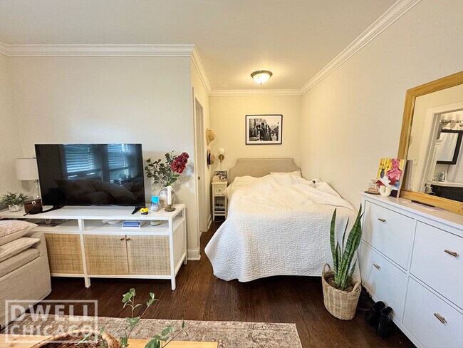 Photo - 2127 N Dayton St Unit 1