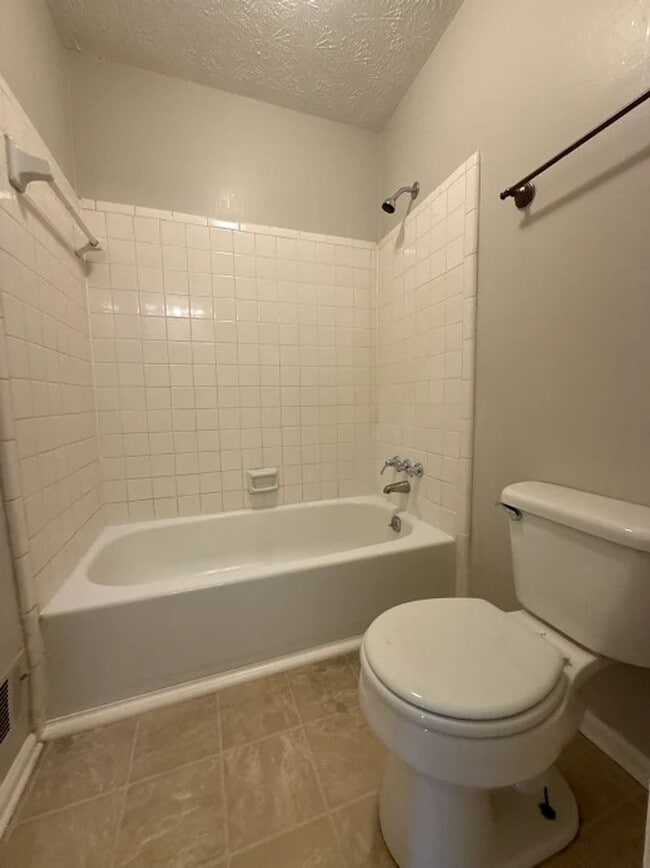 Photo - 3 Bed 2.5 bath in Stone Mountain!