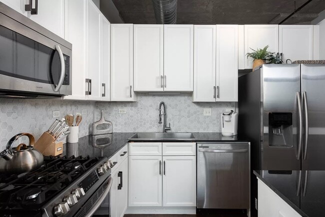 Photo - 519 N Clark St Unit 3c