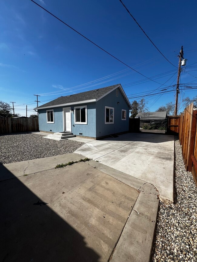 Photo - 316 Linden St