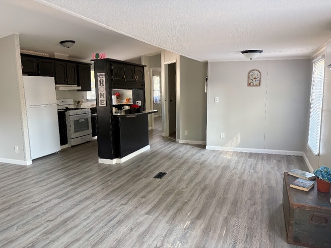 Photo - 1100 W Locust St