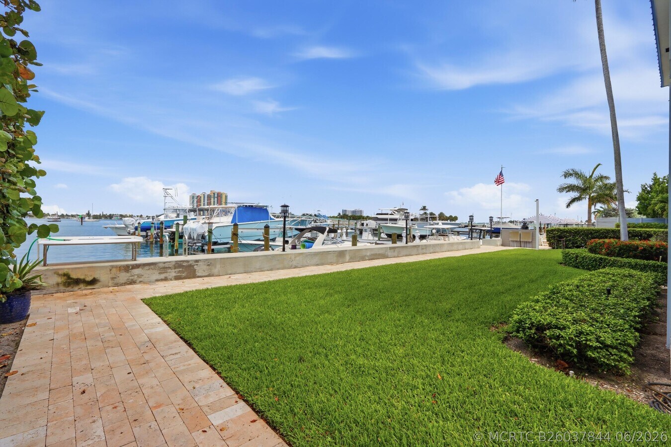 Photo - 220 Lake Dr Unit 206