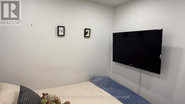 Photo - 147 Lansdowne Ave Unit Basement