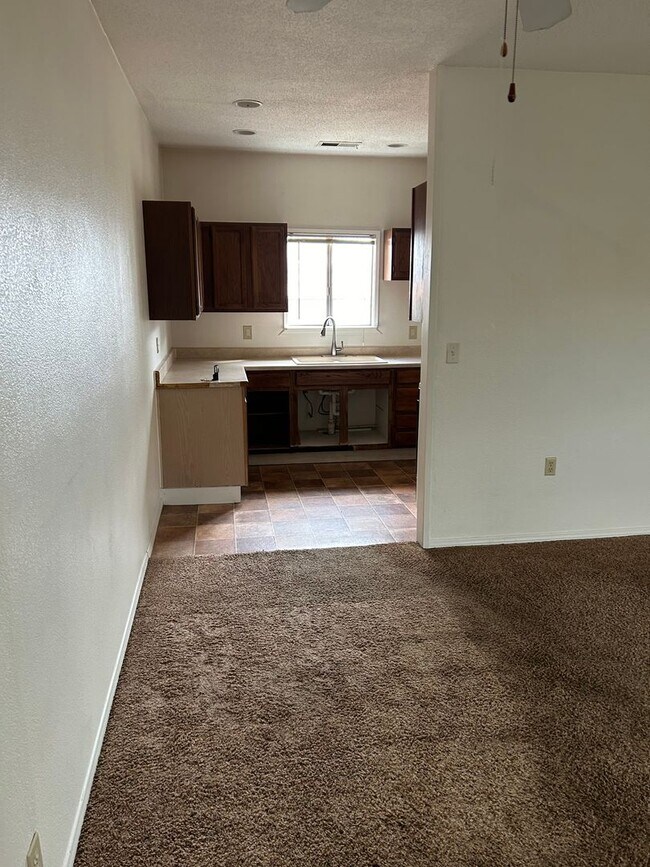 Photo - 3 Bedroom 1.5 Bathroom Home In Winslow