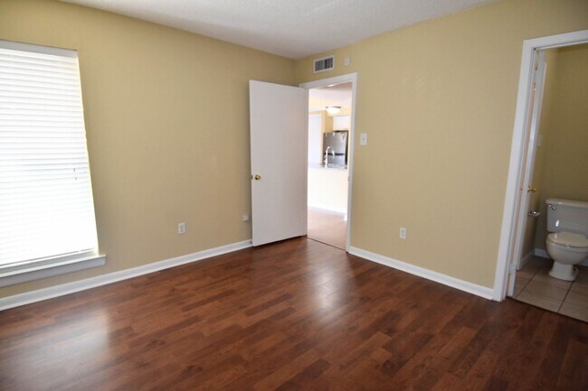 Photo - 6747 Quail Hollow Ct