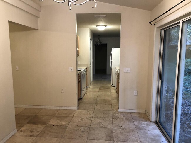 Photo - 855 NW 20th St