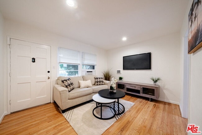 Photo - 823 Highland Ave Unidad 16 Rental