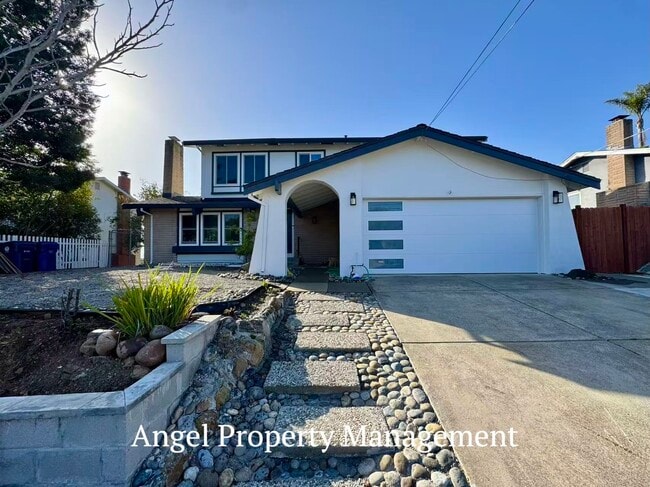 Building Photo - 5804 Shadow Ridge Dr