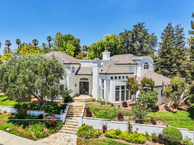 3907 Peartree Pl