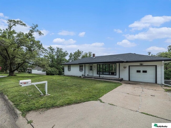 Building Photo - 7303 Graceland Dr