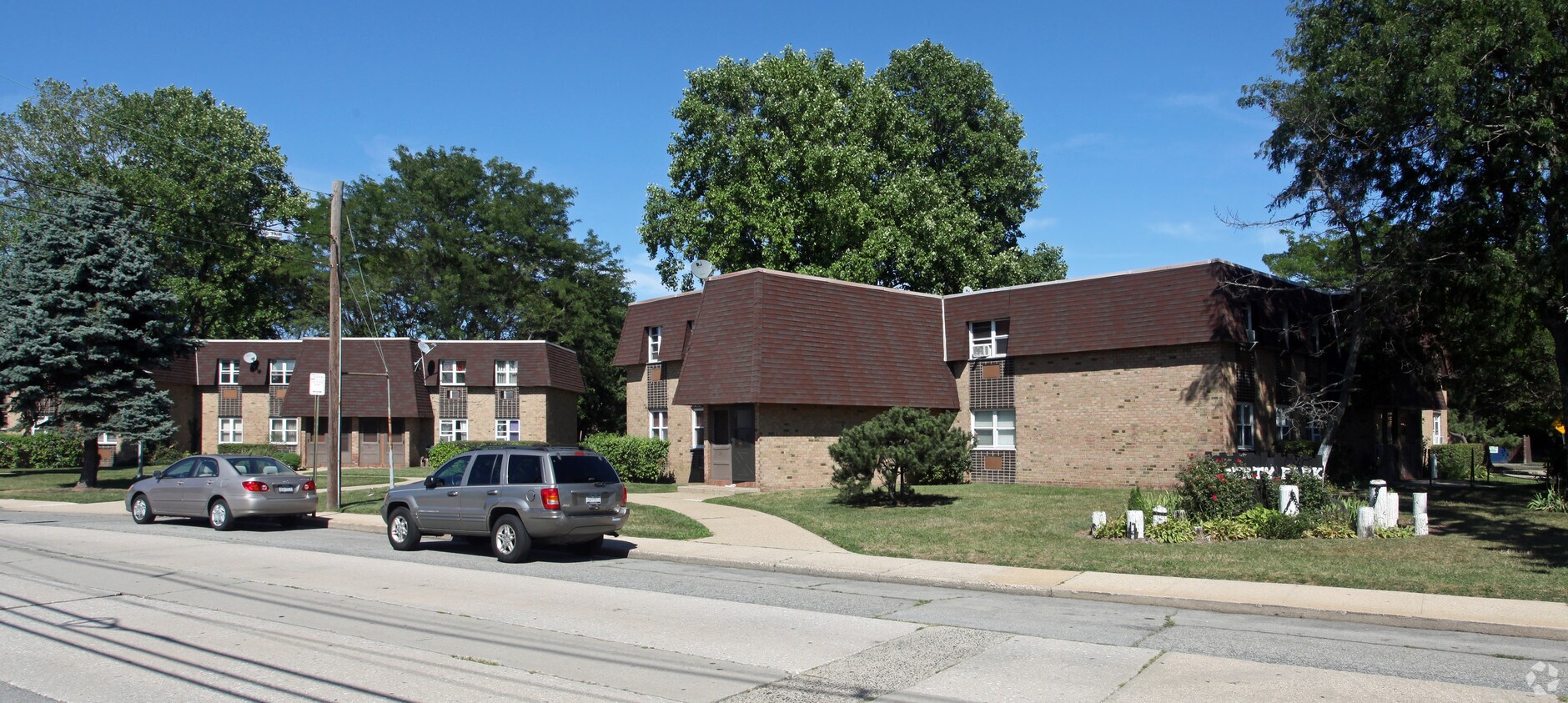 Liberty Park Apartments - Liberty Park Apartments