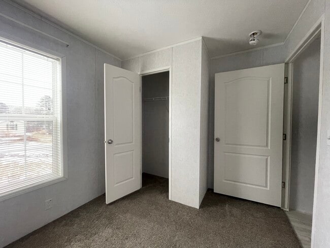 Photo - 24 Suzanne Way