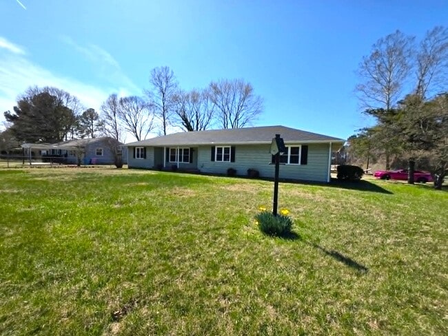 Photo - 1318 West Rd