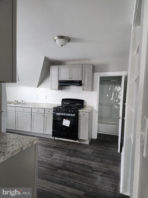 Photo - 108 New Broadway