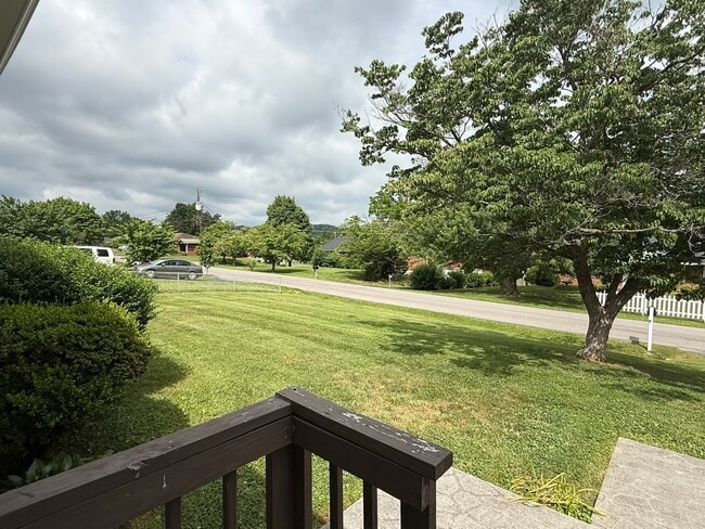Photo - 3/2 bath home - Town Acres School District!